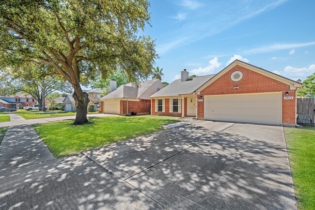 Photo - 9915 Villa Verde Dr