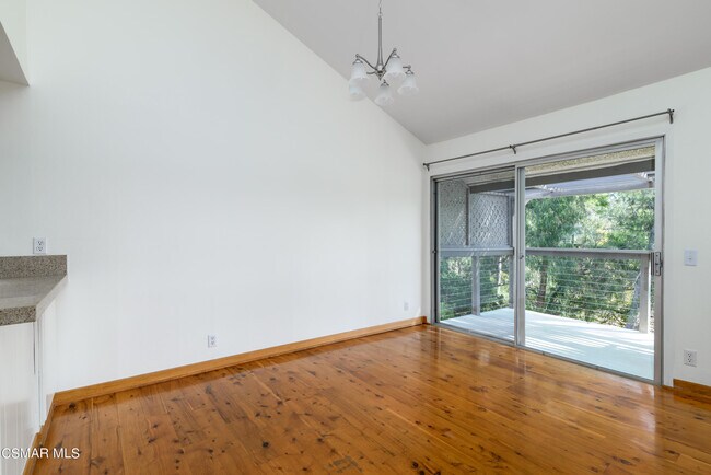 Photo - 2 Sparrowhawk Ln