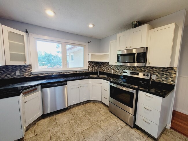 Photo - 12203-12149 149 Ave NW