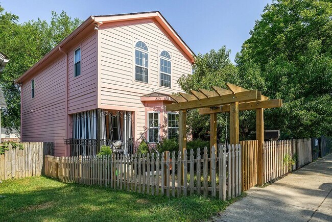 Photo - 818 N 2nd St House