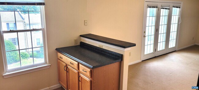 Photo - 1356 Villa Way Unidad E