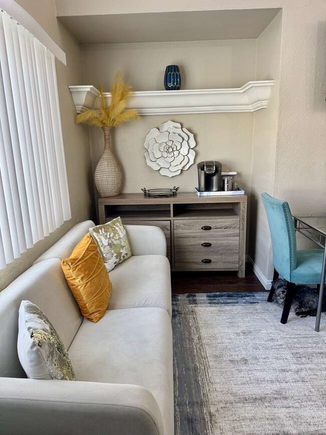 Photo - 6918 Coley Ave Unidad 5