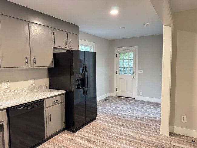 Photo - Dual Suite Privacy! Perfect for Roommates — Minutes to APSU & Downtown