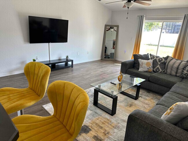 Photo - 937 Highland Meadows St