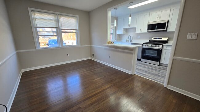 Photo - 1662 Kirkwood Rd