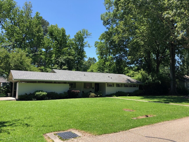 Photo - 368 Oak St