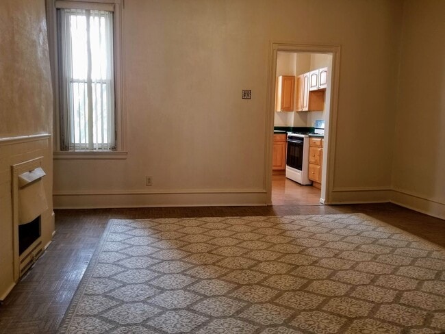 Photo - Spacious Three Bedroom in Oakland! Decorative Fireplaces & Lots Of Natural Light! Call Today!