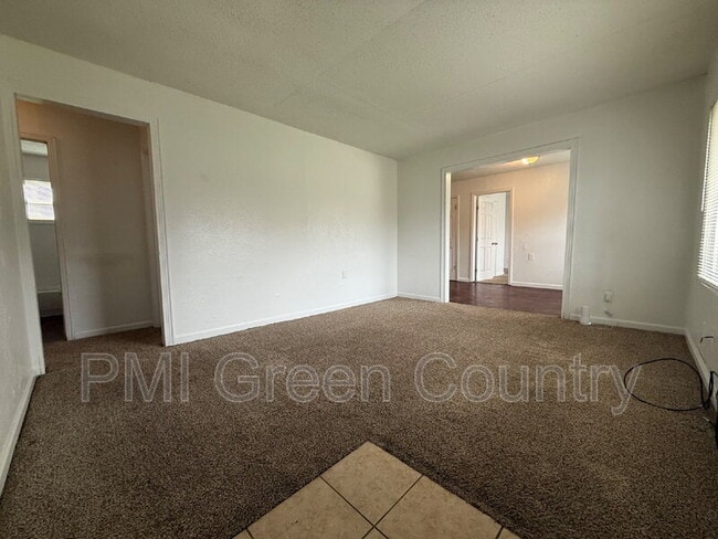 Photo - 5926 N Frankfort Ave