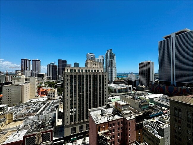 Building Photo - 151 SE 1st St Unit 2008 Rental