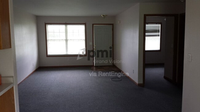 Photo - 6381 IL-48
