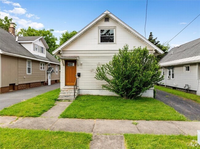 Building Photo - 1410 Fincke Ave Rental