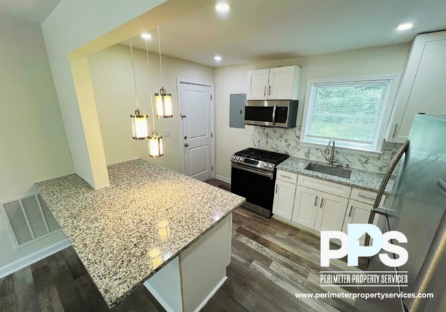 Building Photo - 1784 Temple Ave