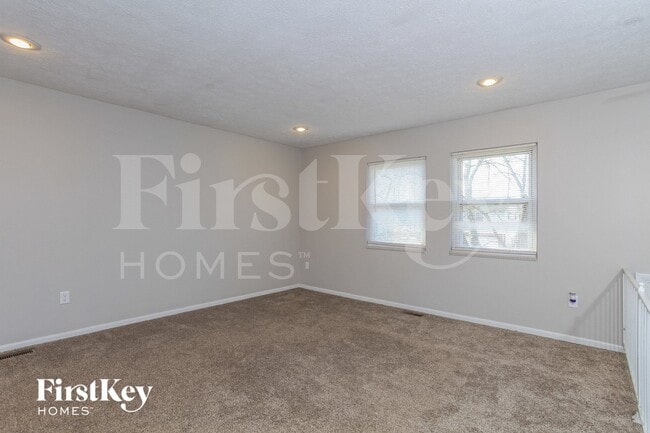 Photo - 928 Cambridge Dr