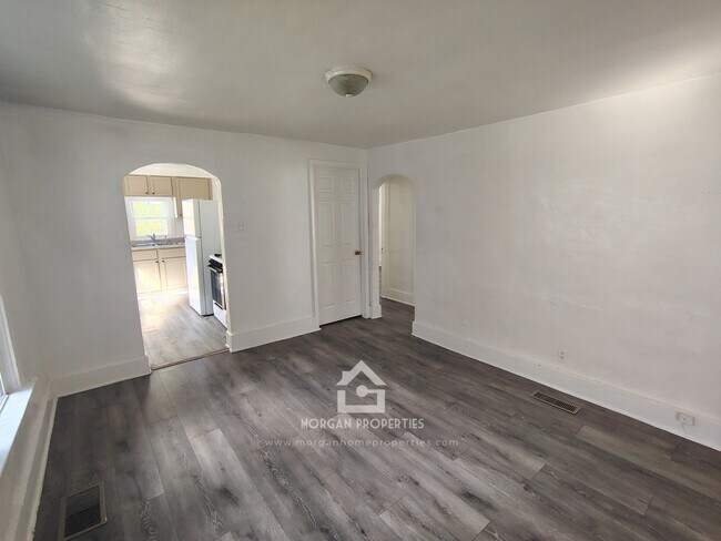 Photo - 1428 W 10th St