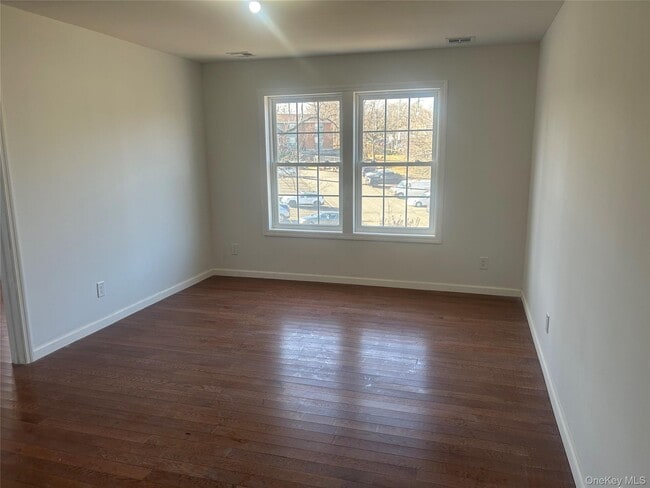 Photo - 15 Waldron Ave