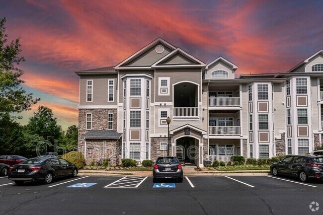 Building Photo - 507 Sunset View Terrace SE Unit #302 Rental