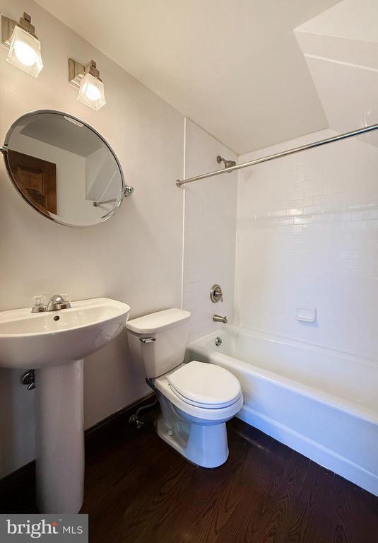 Photo - 2731 M St NW Unidad 2731