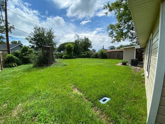 Photo - 403 Bluebonnet Dr