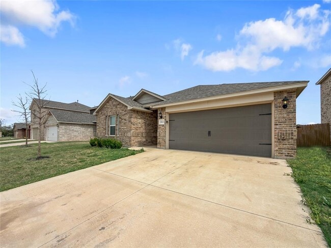 Photo - 1613 Ruby Dr