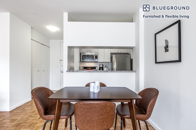 Photo - 400 Chambers St Unit FL22-ID300