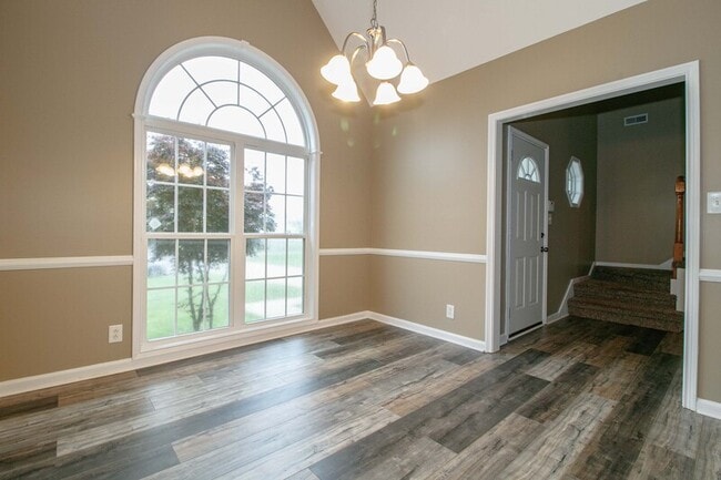 Photo - 284 Ballygar Ct