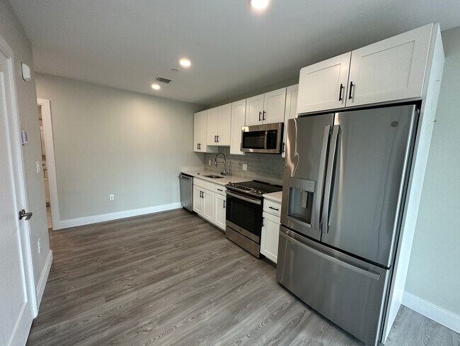 Photo - 206 Old Colony Ave Unit 301