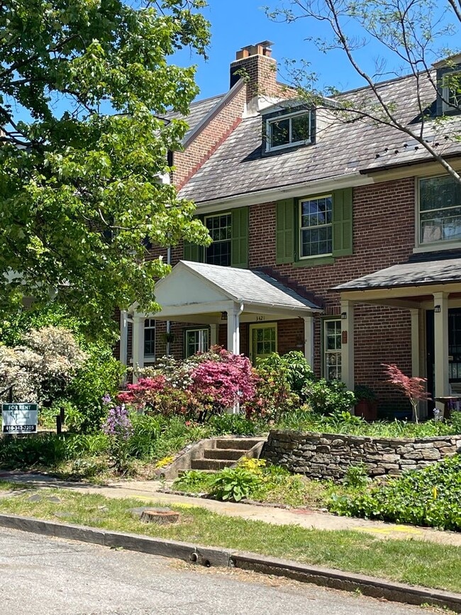 Building Photo - Oakenshawe 5-Bedroom, 2-Bathroom Home Close to Johns Hopkins