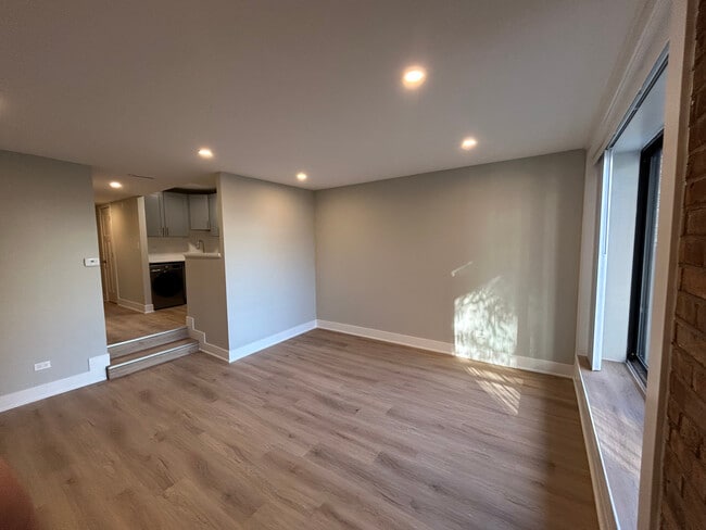 Photo - 1214 N La Salle Dr