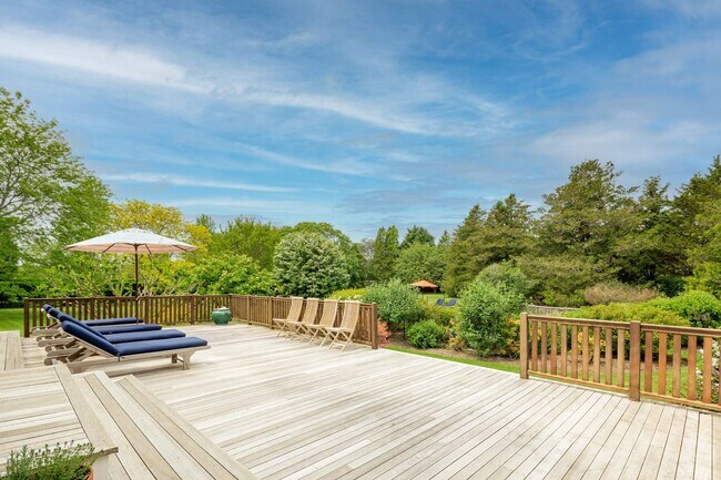 Photo - 880 Lumber Ln