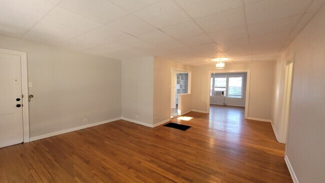 Building Photo - 237 Senisa Dr Unit Downstairs