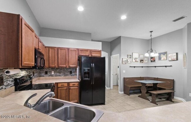 Photo - 503 Apple Creek Dr