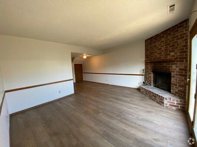 Building Photo - 294 W Mountain St Rental