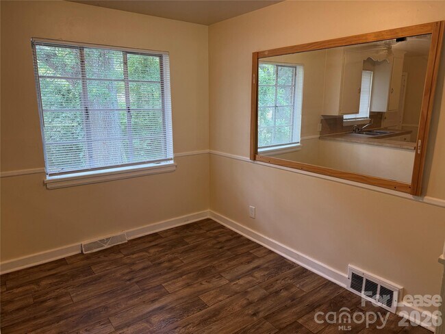Photo - 2642 Arnold Dr