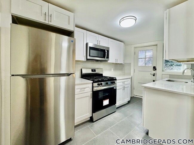 Building Photo - 38 Gibson St