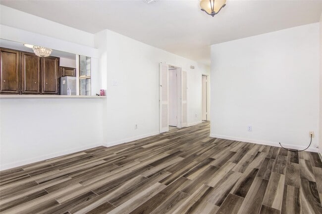Photo - 4800 Palmetto St