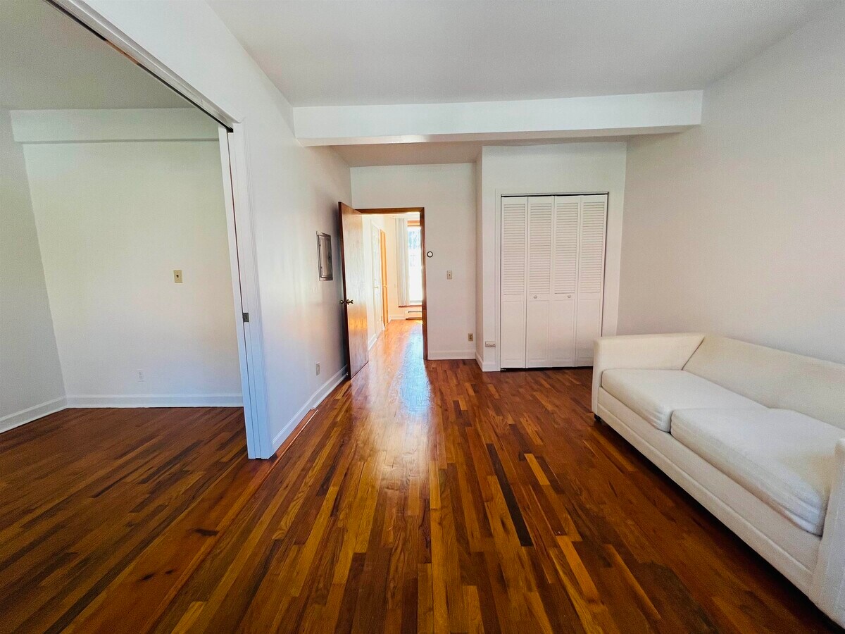 Photo - 359 Grove St Unit 2nd/Floor