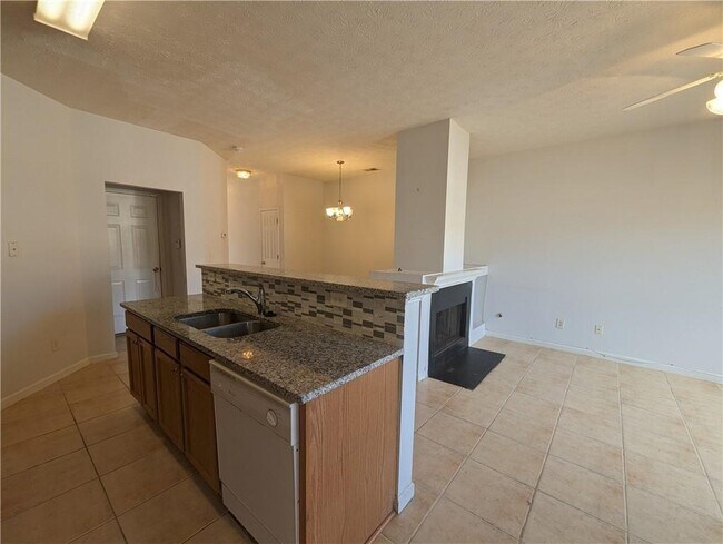 Photo - 158 Haven Oak Way