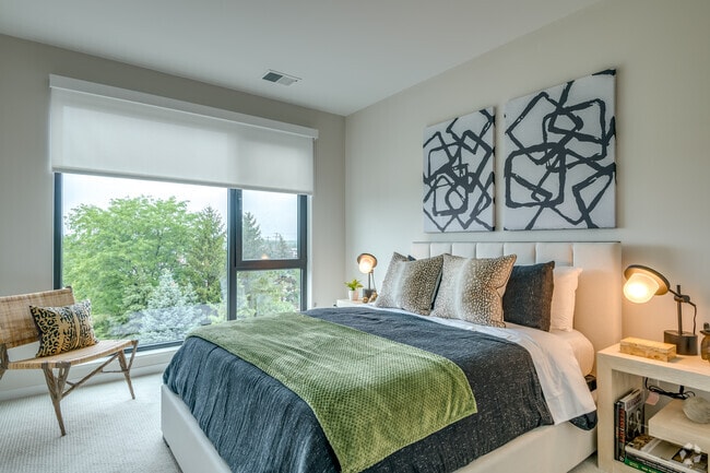 1 BR, 1 BA - 780SF