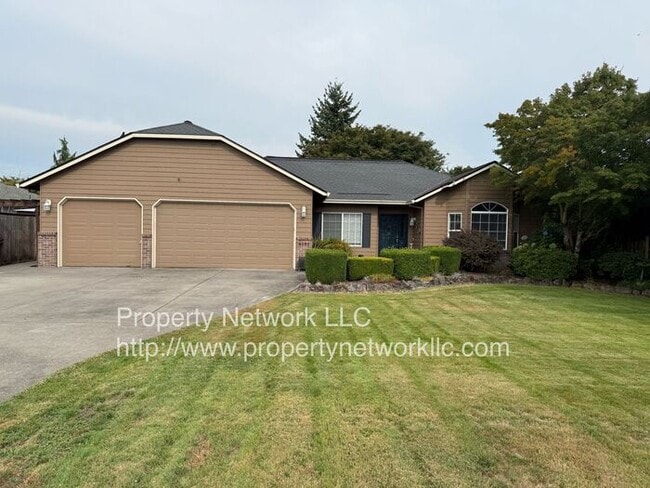 Building Photo - Outstanding 3 Bedroom Fairview Home