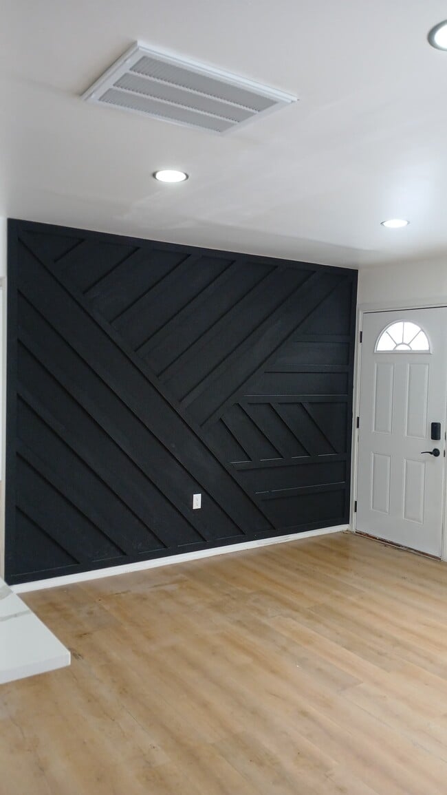 Photo - 2128 Vermont St