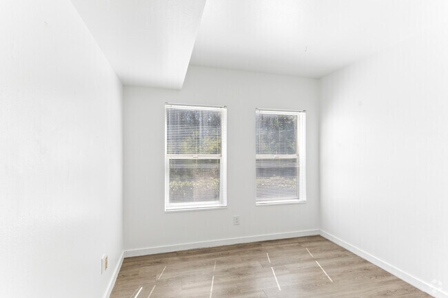 BR, 1BA - 540SF - Bedroom