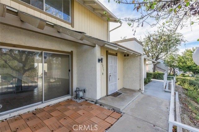 Building Photo - 2057 Dacian Dr S