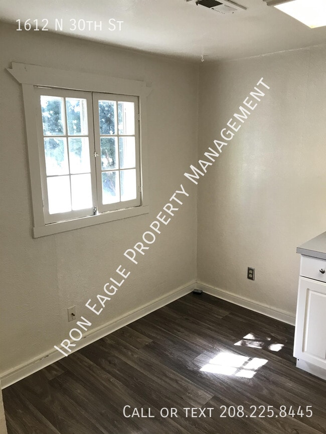 Photo - 1612 N 30th St N