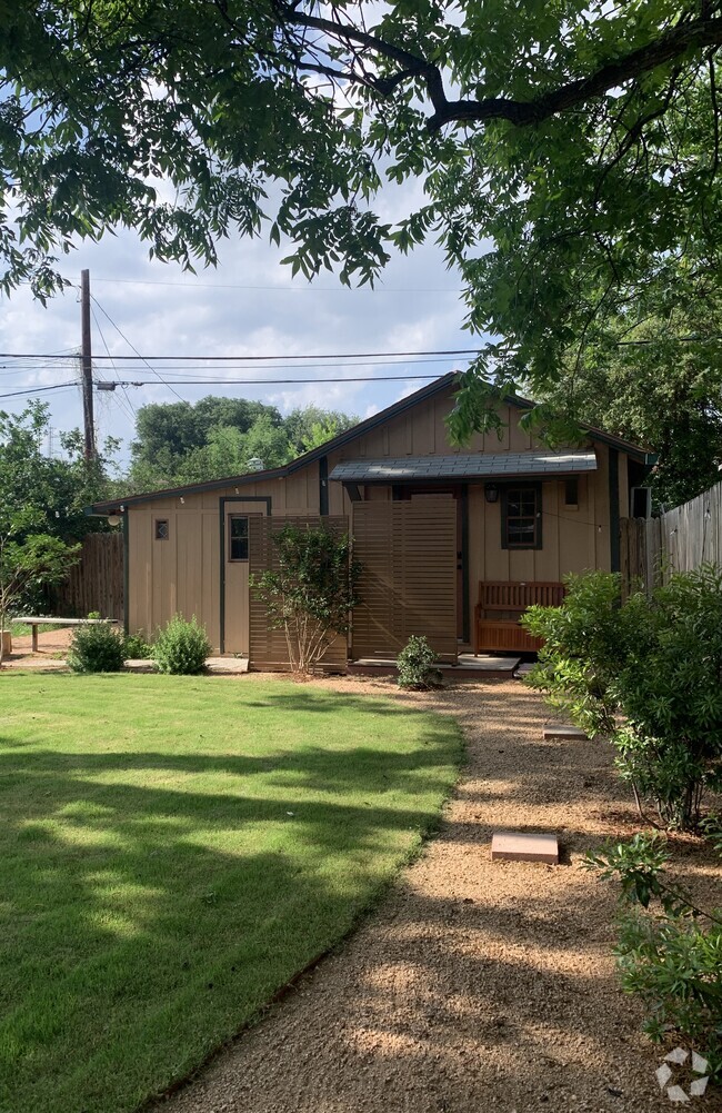 Building Photo - 623 W Mulberry Ave Rental