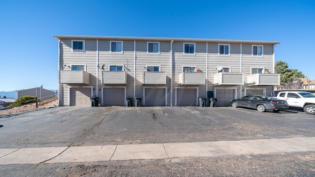 Photo - Cute Updated Townhome Near the Powers Corr...