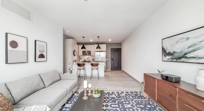 Photo - 2179 N Elston Ave