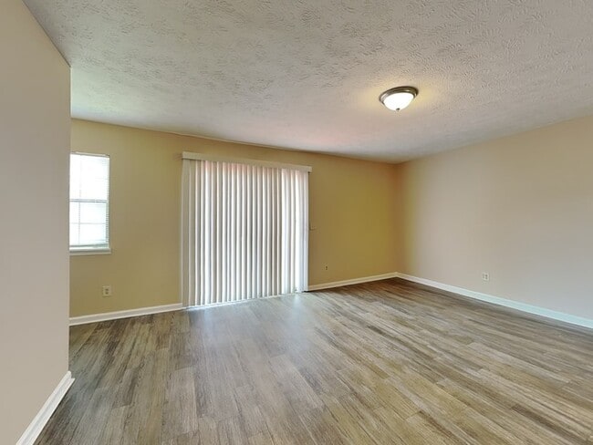 Photo - Lovely 3 Bed located in Stone Mountain.