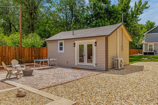 Building Photo - Stylish Ivy Wild 1-Bedroom with Heated Floors & Private Garage