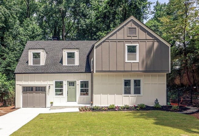 Building Photo - 2908 N Hills Dr NE