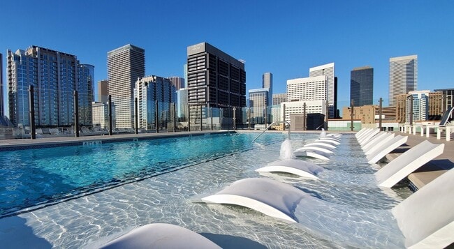 Building Photo - 1825 San Jacinto St Unit 404